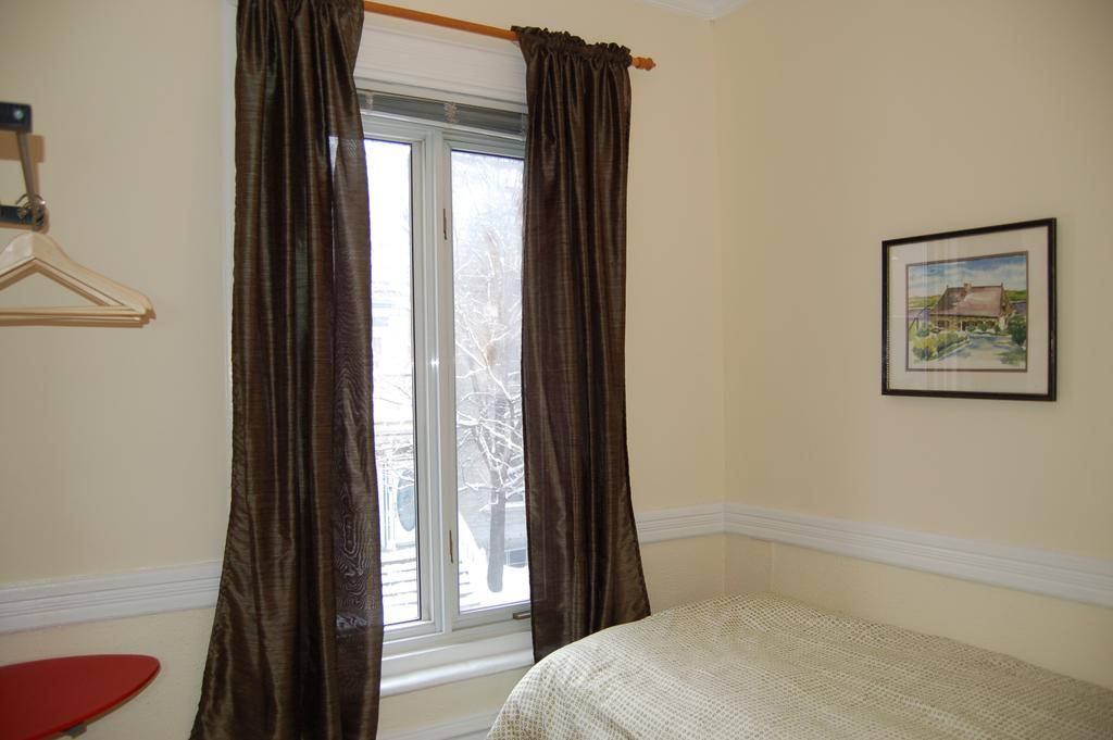 Le Chasseur Bed & Breakfast Montréal Eksteriør billede