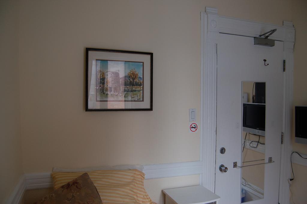Le Chasseur Bed & Breakfast Montréal Eksteriør billede
