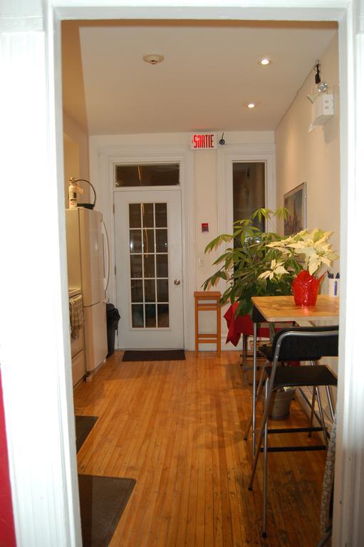 Le Chasseur Bed & Breakfast Montréal Eksteriør billede